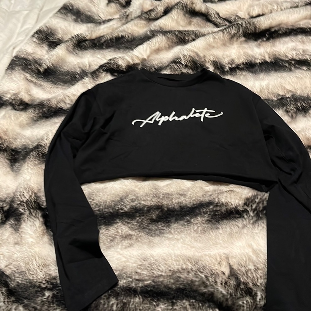Alphalette crop top long sleeve size small